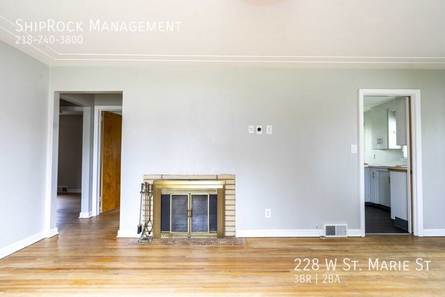 228 W Saint Marie St - Photo 4 of 14