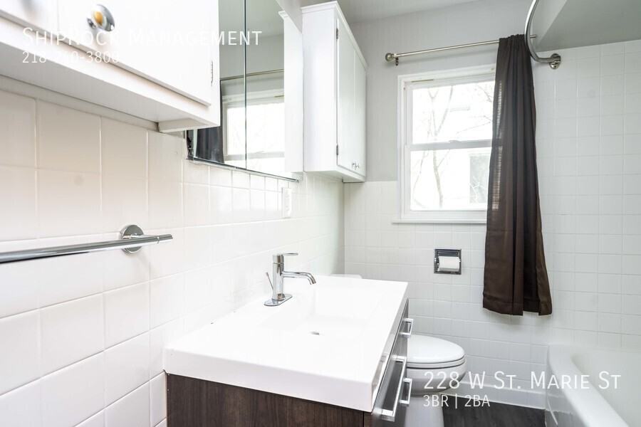 228 W Saint Marie St - Photo 7 of 14