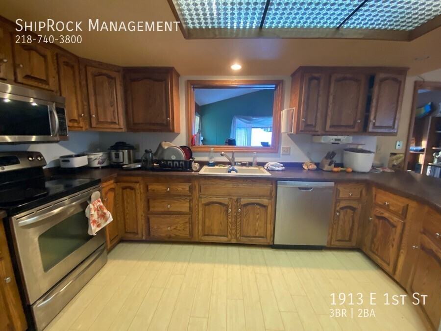 1913 E 1st St - Photo 7 of 17