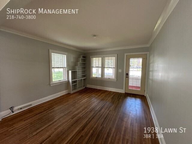 1938 Lawn St - Photo 3 of 36