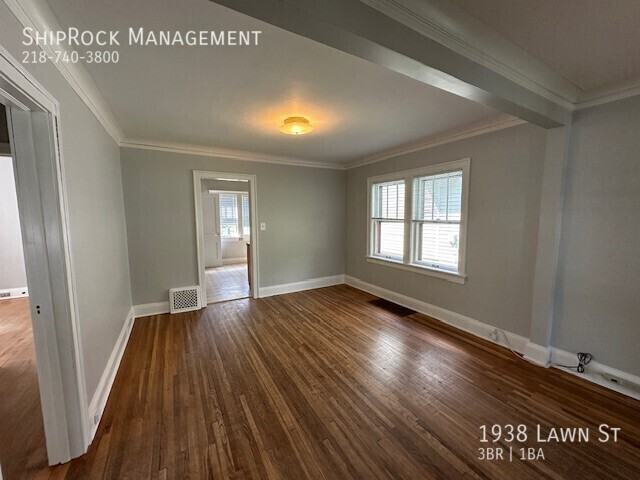 1938 Lawn St - Photo 6 of 36