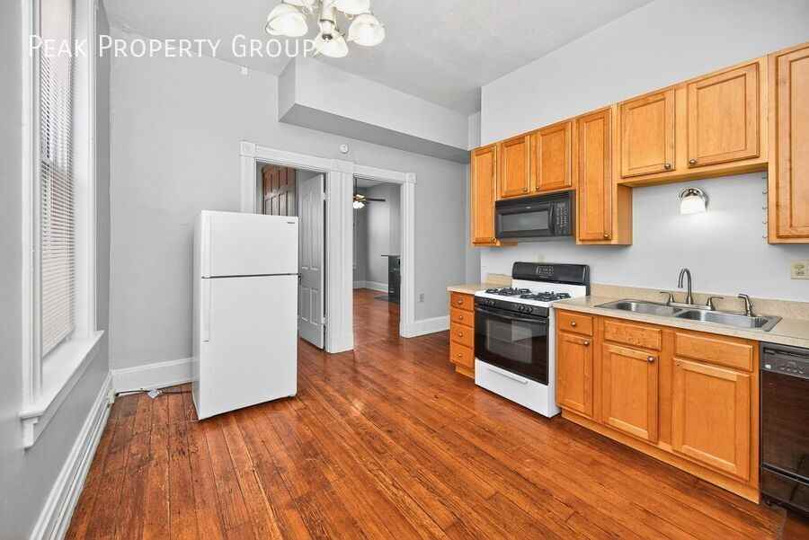 213 E University Ave Apt 5b - Photo 2 of 9