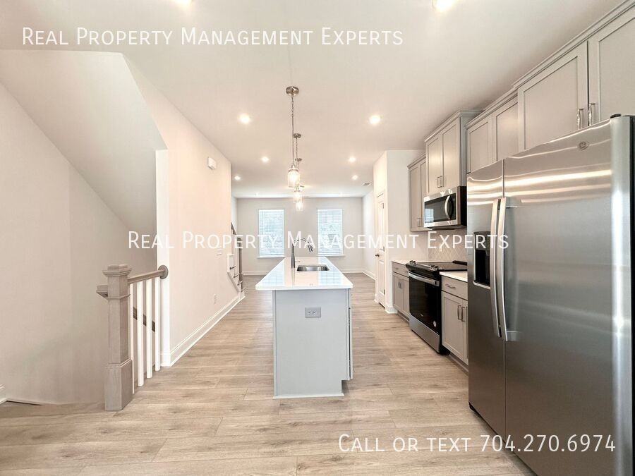 5008 Layman Dr - Photo 7 of 30