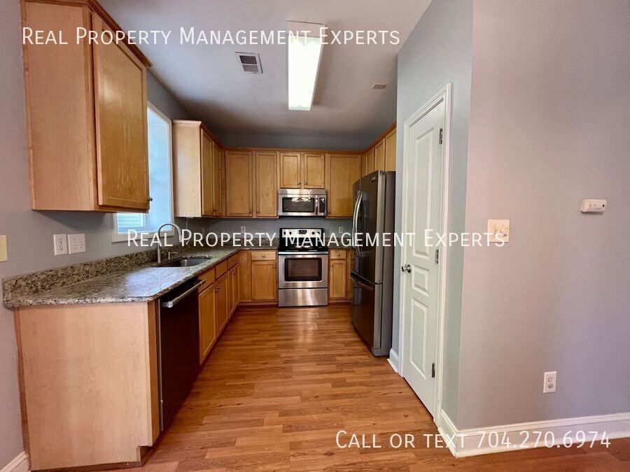 10102 Old Carolina Dr - Photo 2 of 20