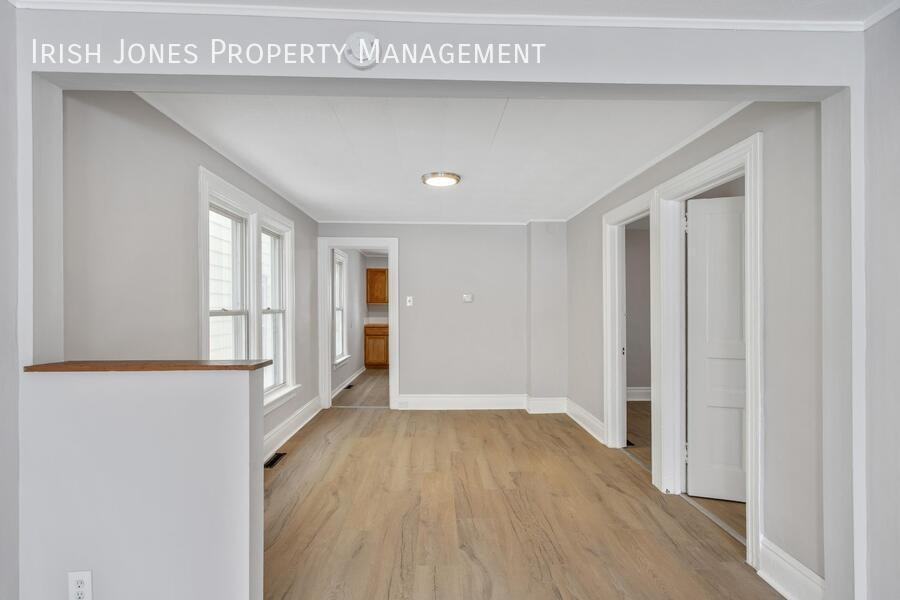 105 Howell St #1 - Photo 6 of 15