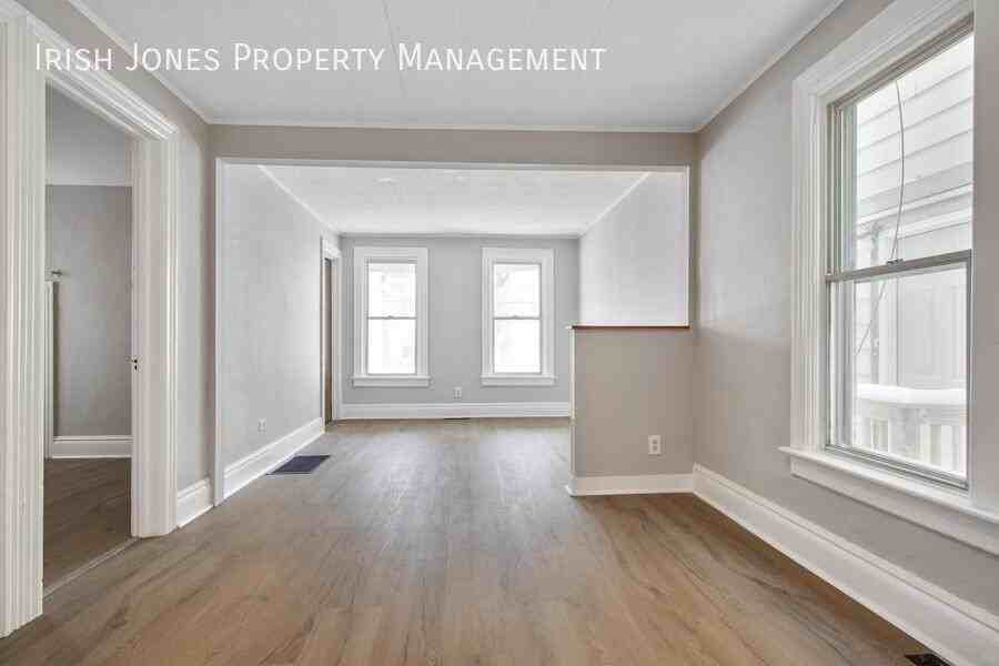 105 Howell St #1 - Photo 7 of 15