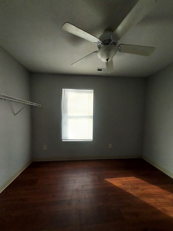 179 S 6th St #D - Photo 5 of 7