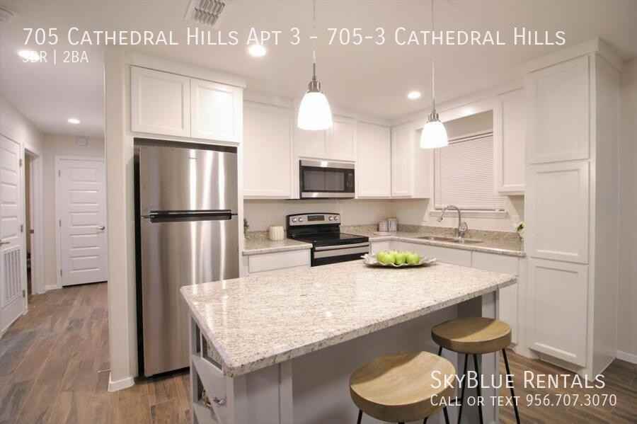 705 Cathedral Hl Apt 3 - Photo 4 of 12