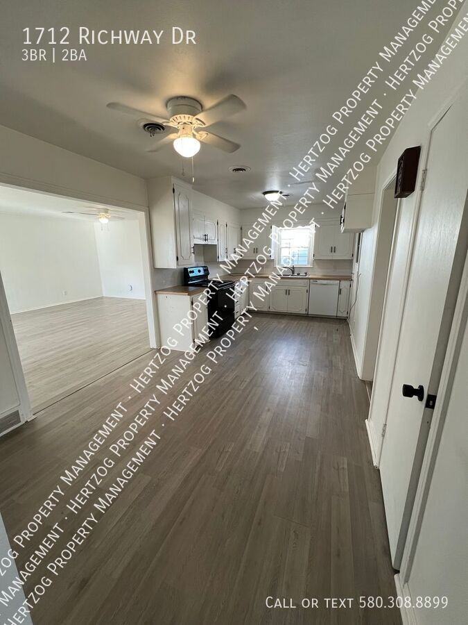 1712 Richway Dr - Photo 2 of 18