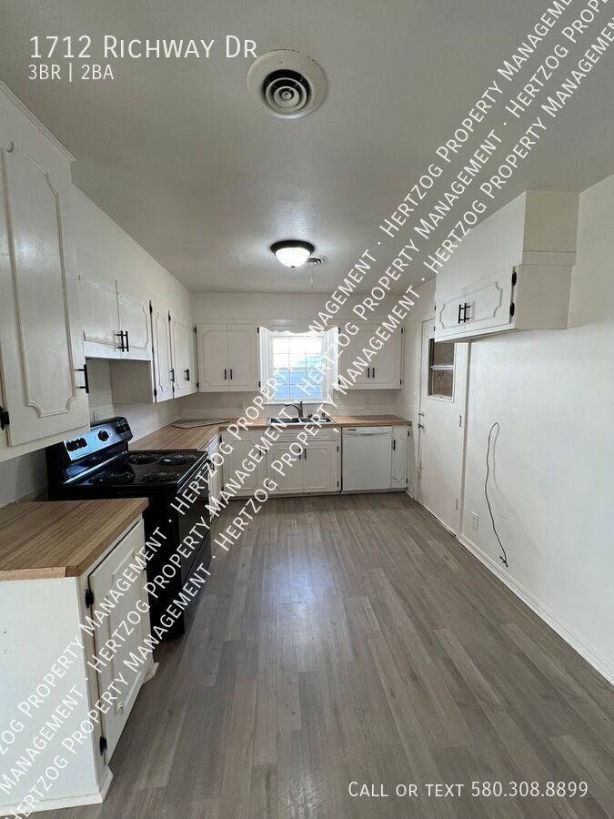 1712 Richway Dr - Photo 3 of 18