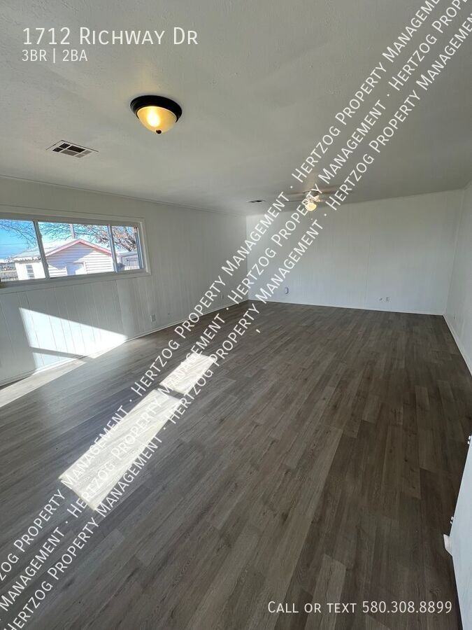 1712 Richway Dr - Photo 4 of 18