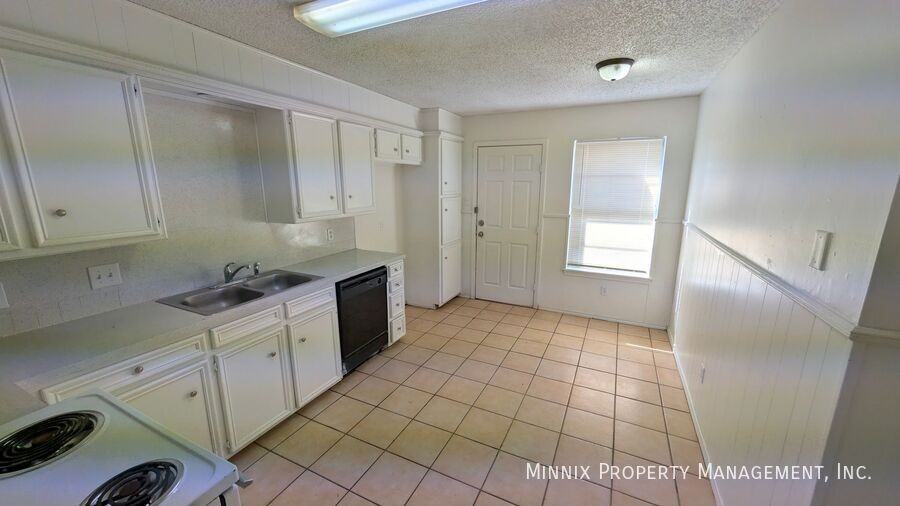 5718 Brownfield Dr #D - Photo 5 of 13