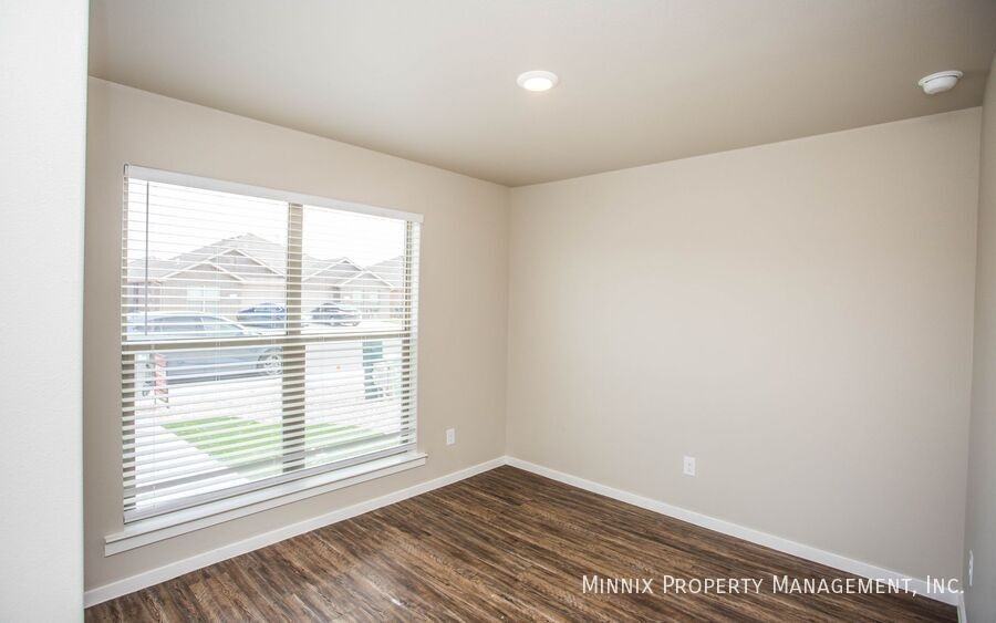 2111 N. Jayton Ave. - 2111 N. Jayton Ave. #B - Photo 2 of 25