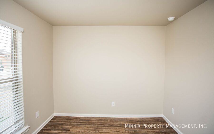 2111 N. Jayton Ave. - 2111 N. Jayton Ave. #B - Photo 3 of 25