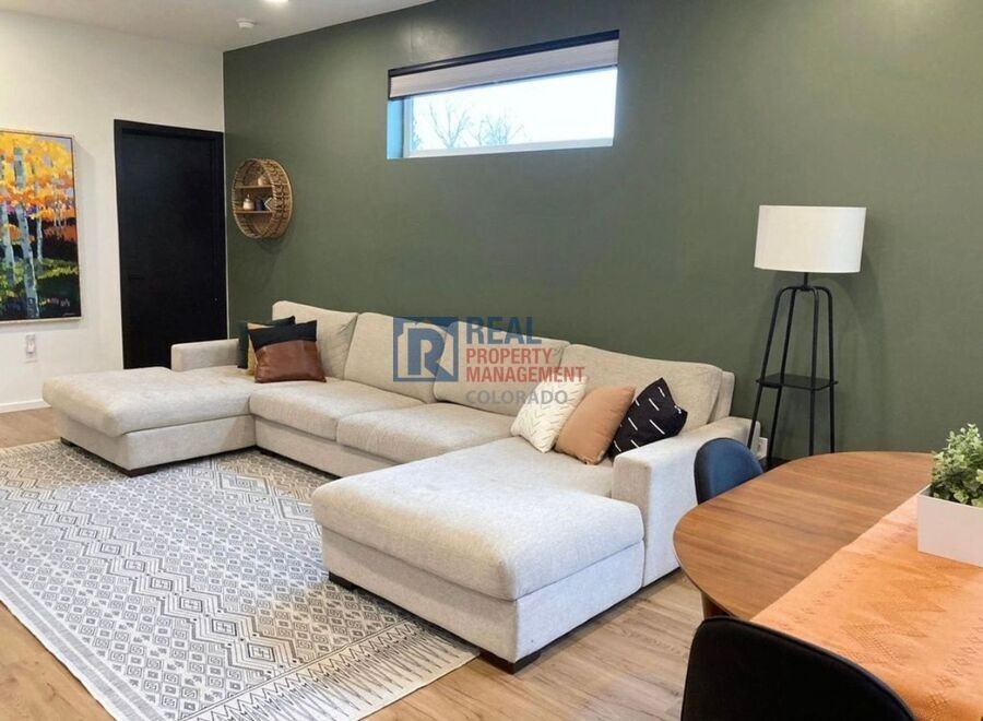 1266 Newton St - Photo 7 of 16