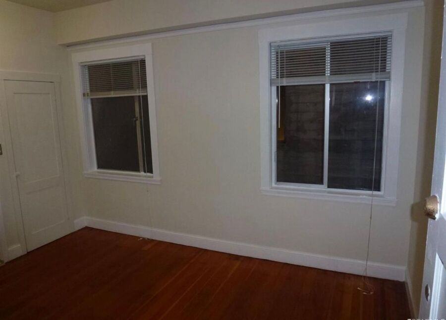 10 Brooklyn Pl #03 - Photo 4 of 8