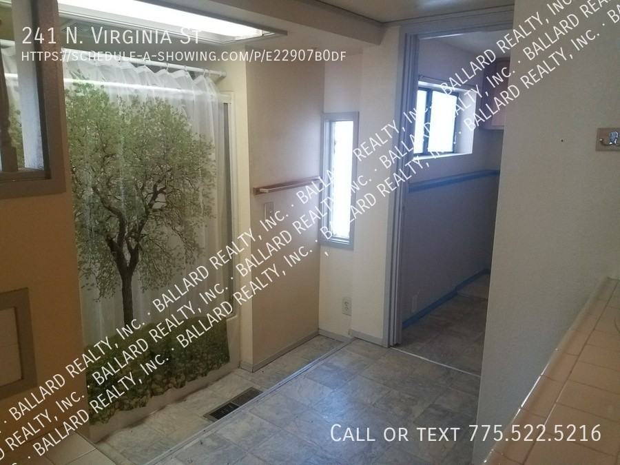 241 Virginia St - Photo 3 of 17