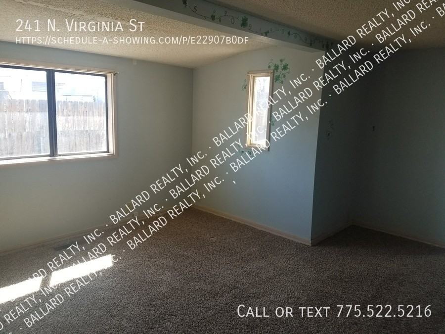 241 Virginia St - Photo 6 of 17