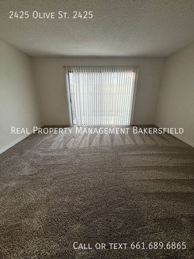 2425 Olive St - Photo 2 of 15