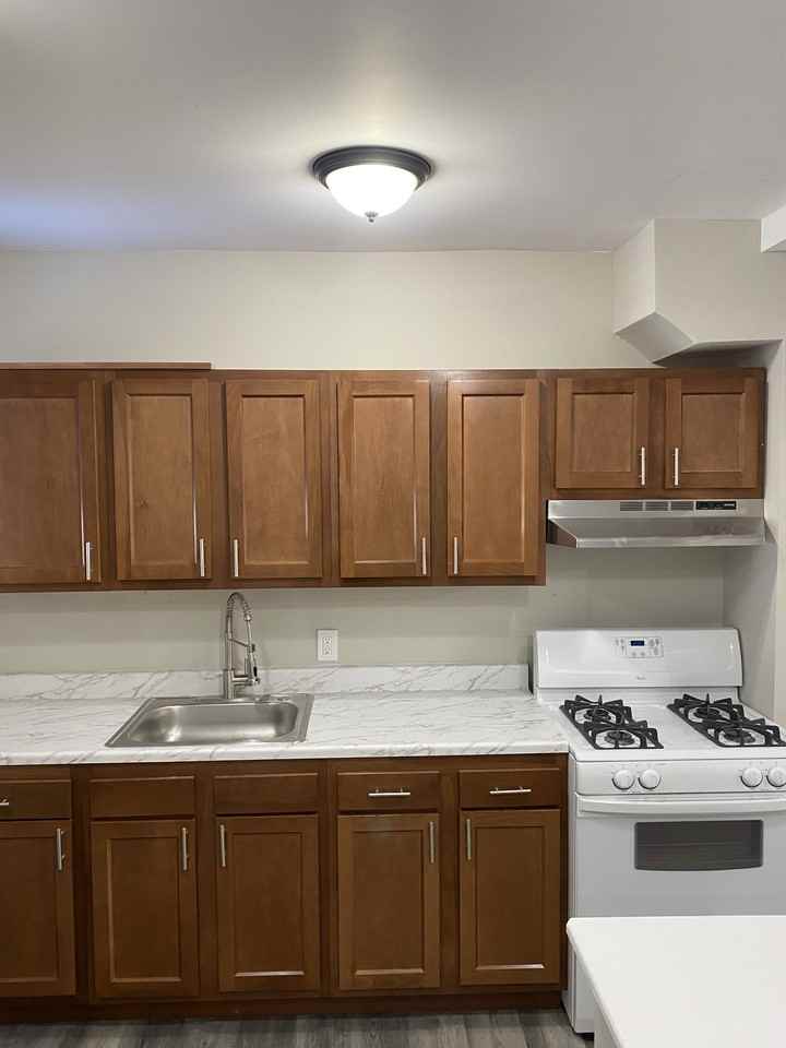 3408 Elmora Ave - Photo 3 of 9