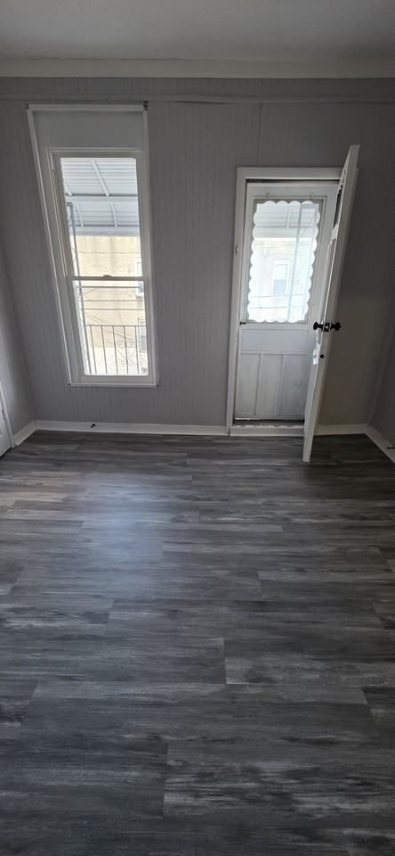 1135 Poplar Grove St - Photo 6 of 9