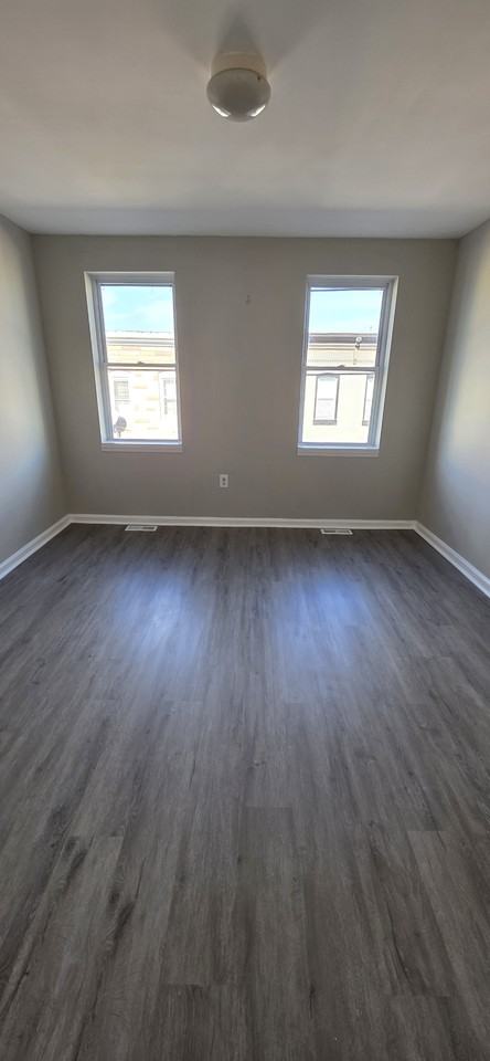 3309 Noble St - Photo 2 of 7