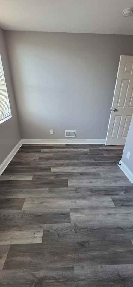 201 N Rose St - Photo 4 of 8