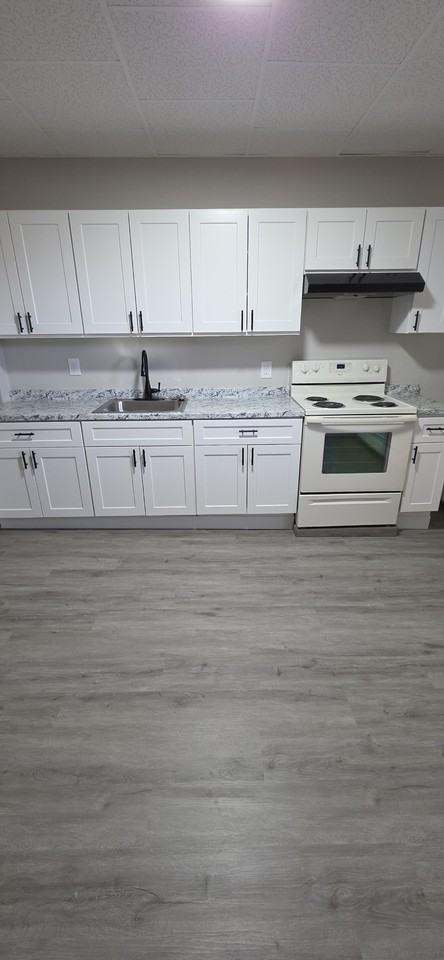 1626 Ashburton St - Photo 3 of 9