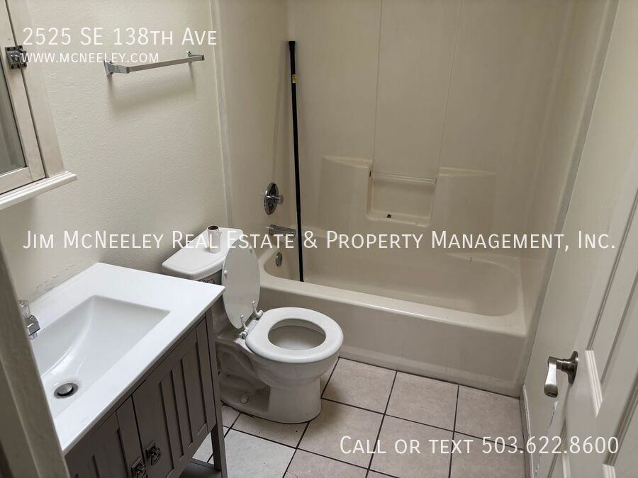 2525 Se 138th Ave - Photo 3 of 14