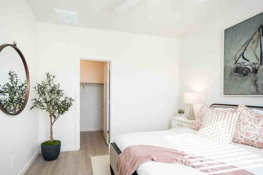 1118 W Audrey Ln - Photo 6 of 11