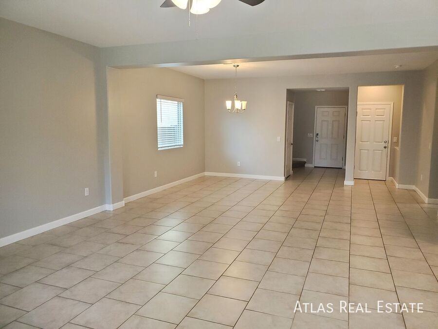 12102 E Metz Dr - Photo 3 of 28