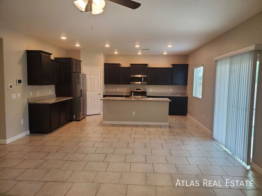 12102 E Metz Dr - Photo 4 of 28