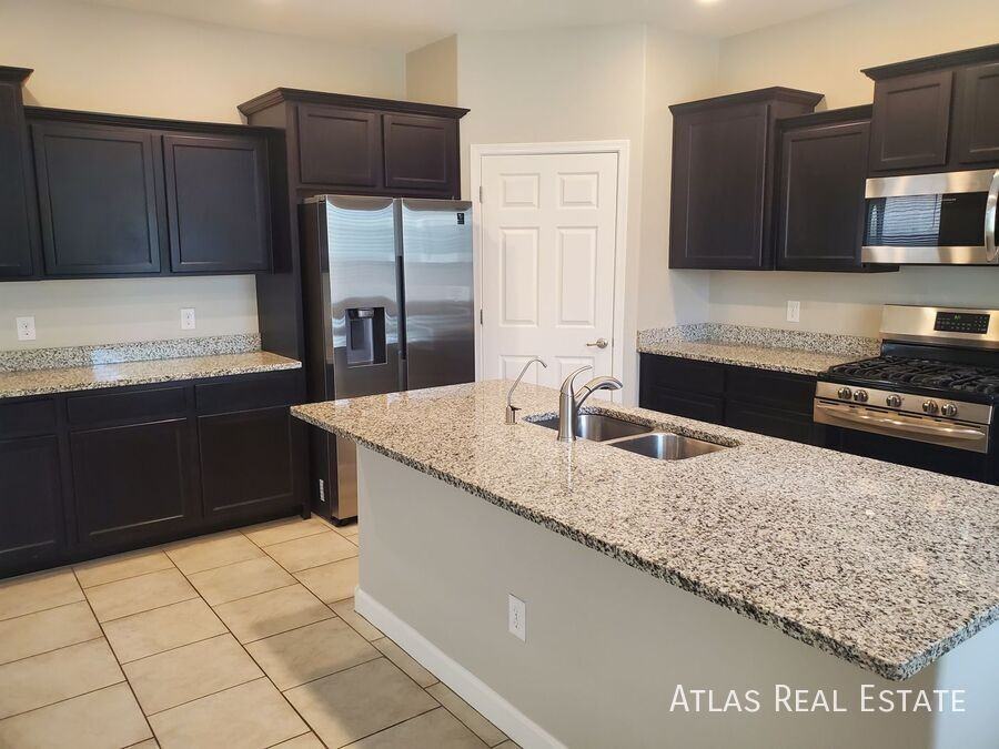 12102 E Metz Dr - Photo 5 of 28