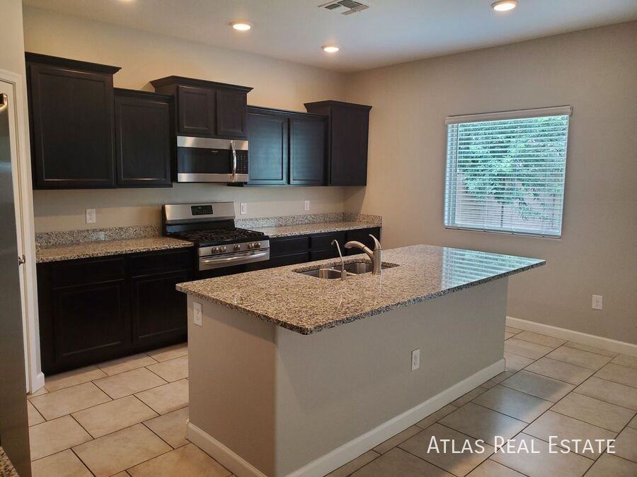 12102 E Metz Dr - Photo 6 of 28