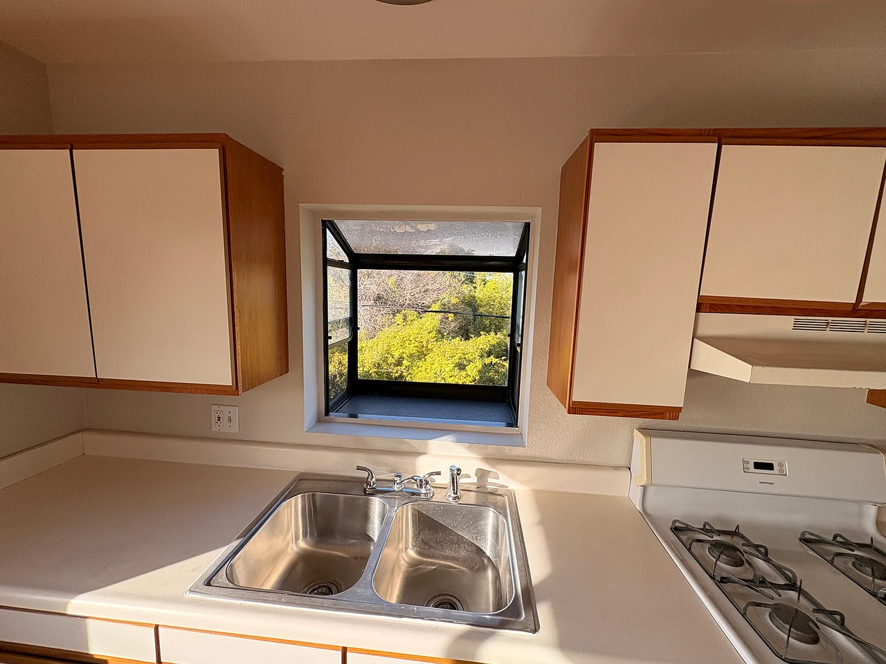 3720 Louisiana St - Photo 3 of 17