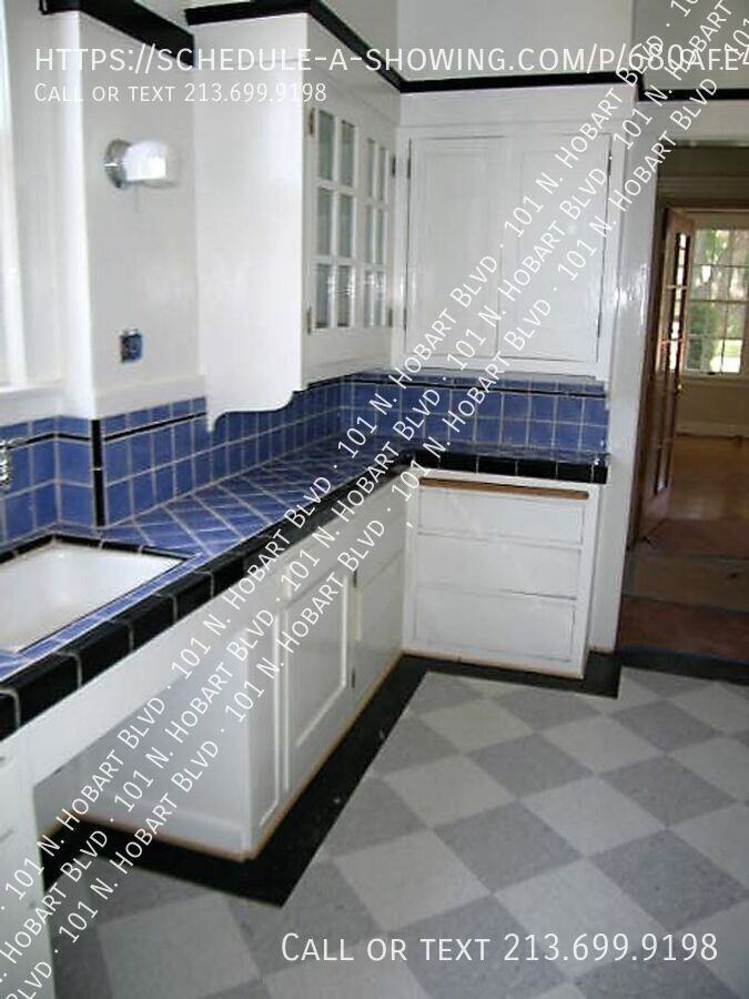 101 N Hobart Blvd - Photo 3 of 4