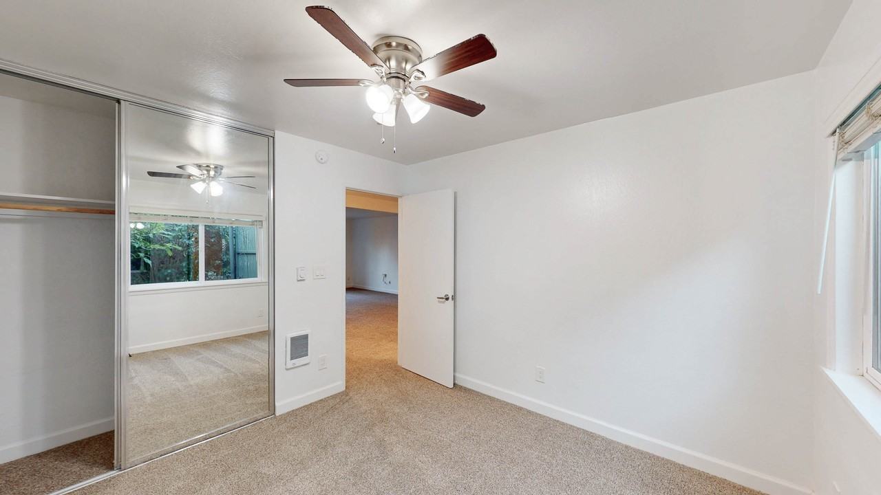 100 Sycamore Ave #14 - Photo 7 of 17