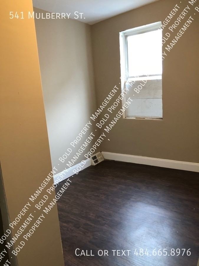 541 Mulberry St - Photo 6 of 9