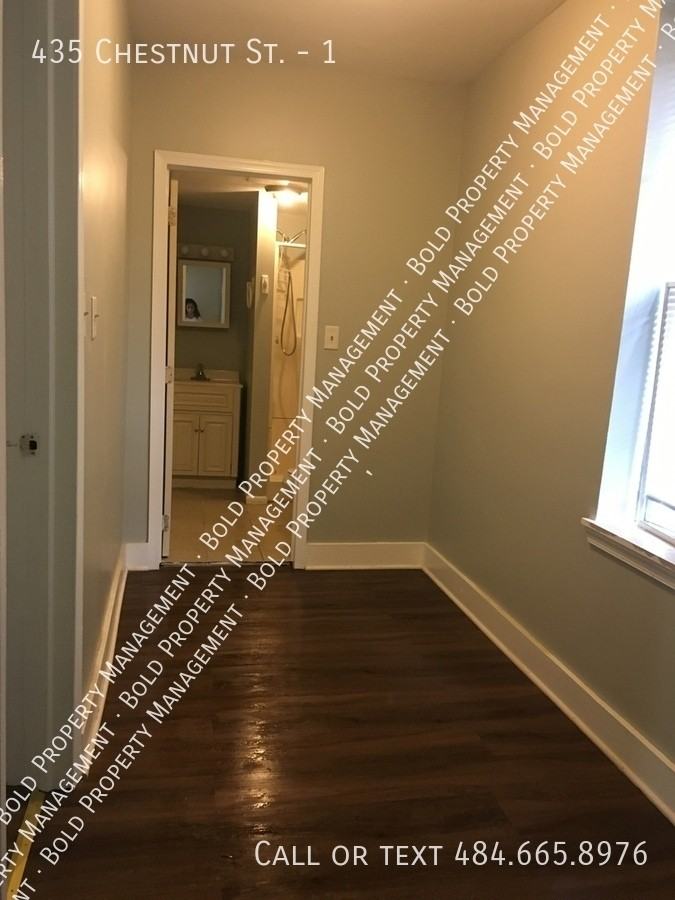 435 Chestnut St #1 - Photo 3 of 10