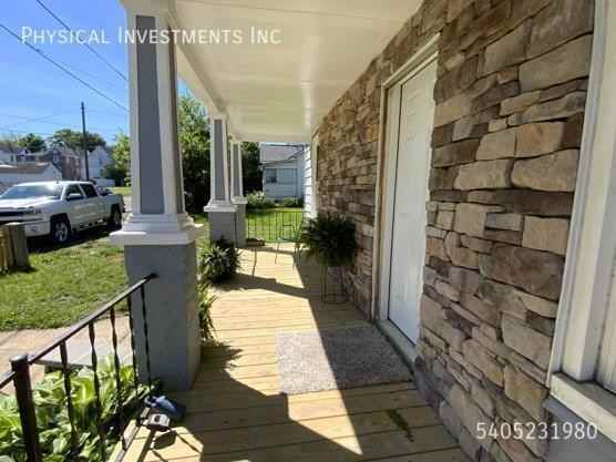 17th St Se - Photo 5 of 20