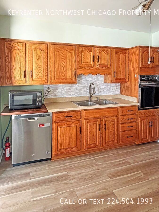 66 Ridgewood Rd - Photo 3 of 20