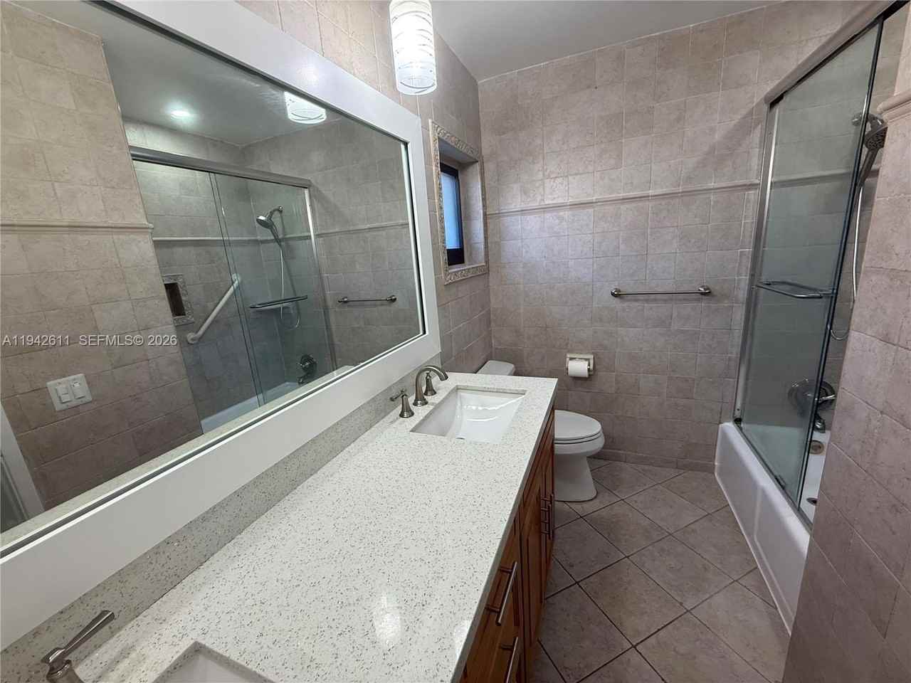 1721 Ne 48th Ct #1721 - Photo 4 of 9