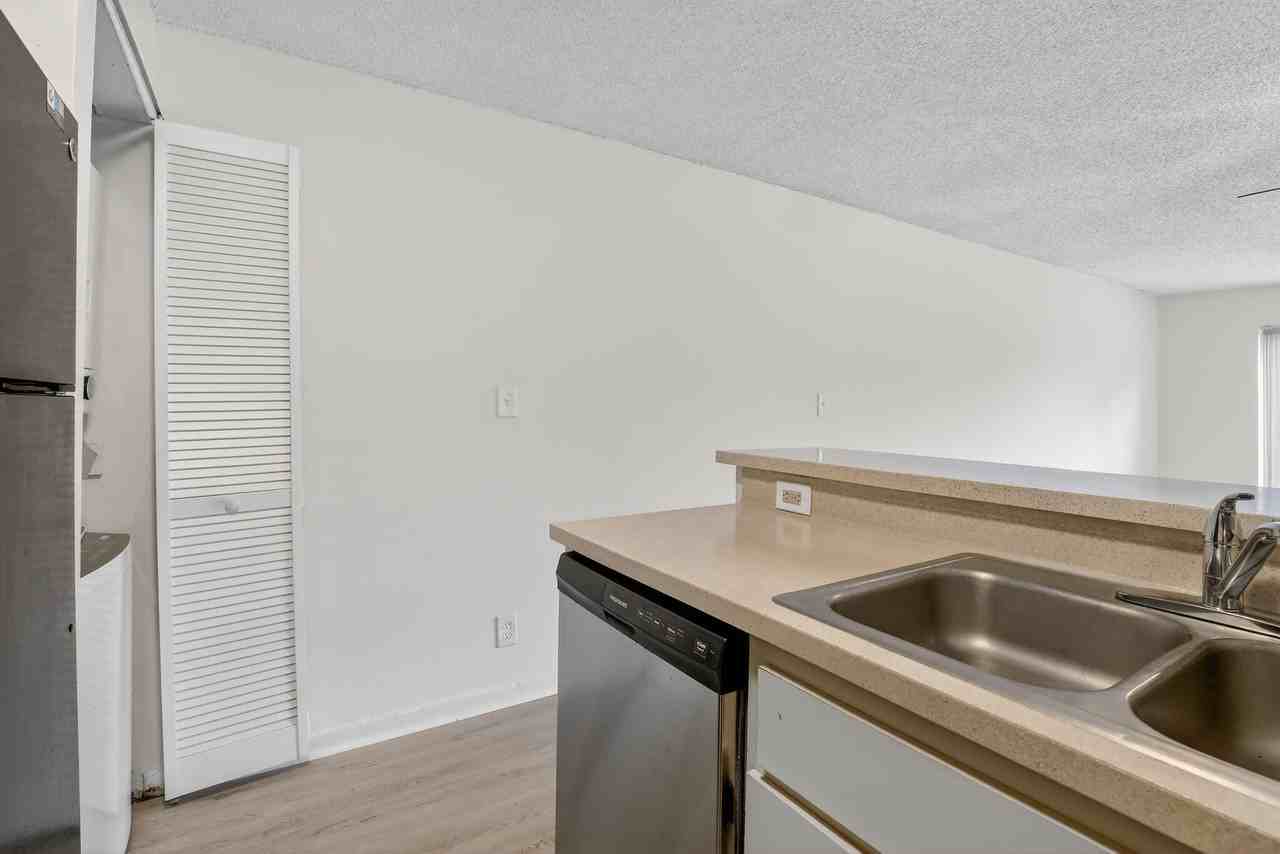 9420 Nw 49th Pl #942013A - Photo 5 of 22