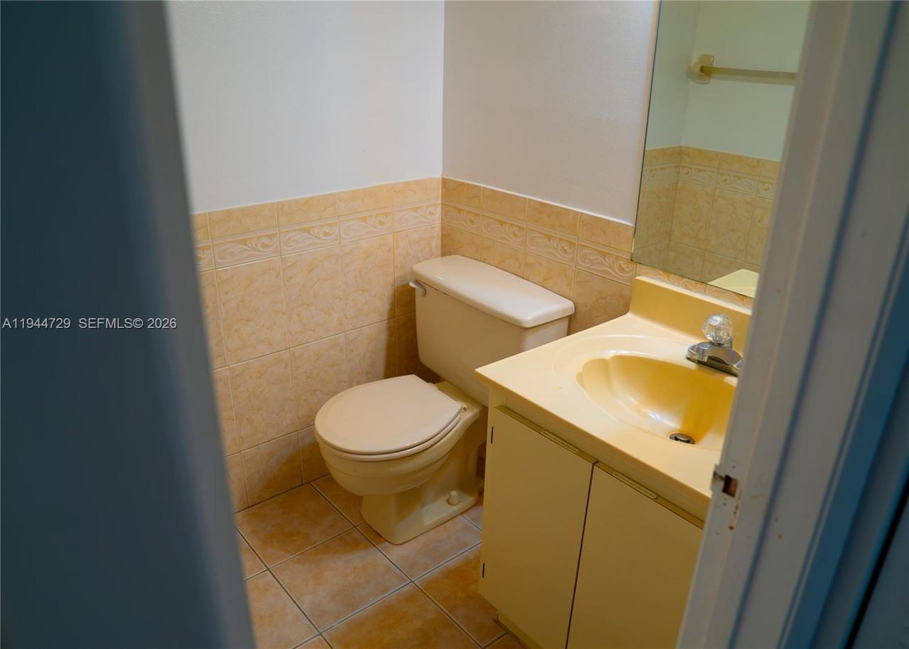 8093 Nw 99th St #8093-2252 - Photo 2 of 12