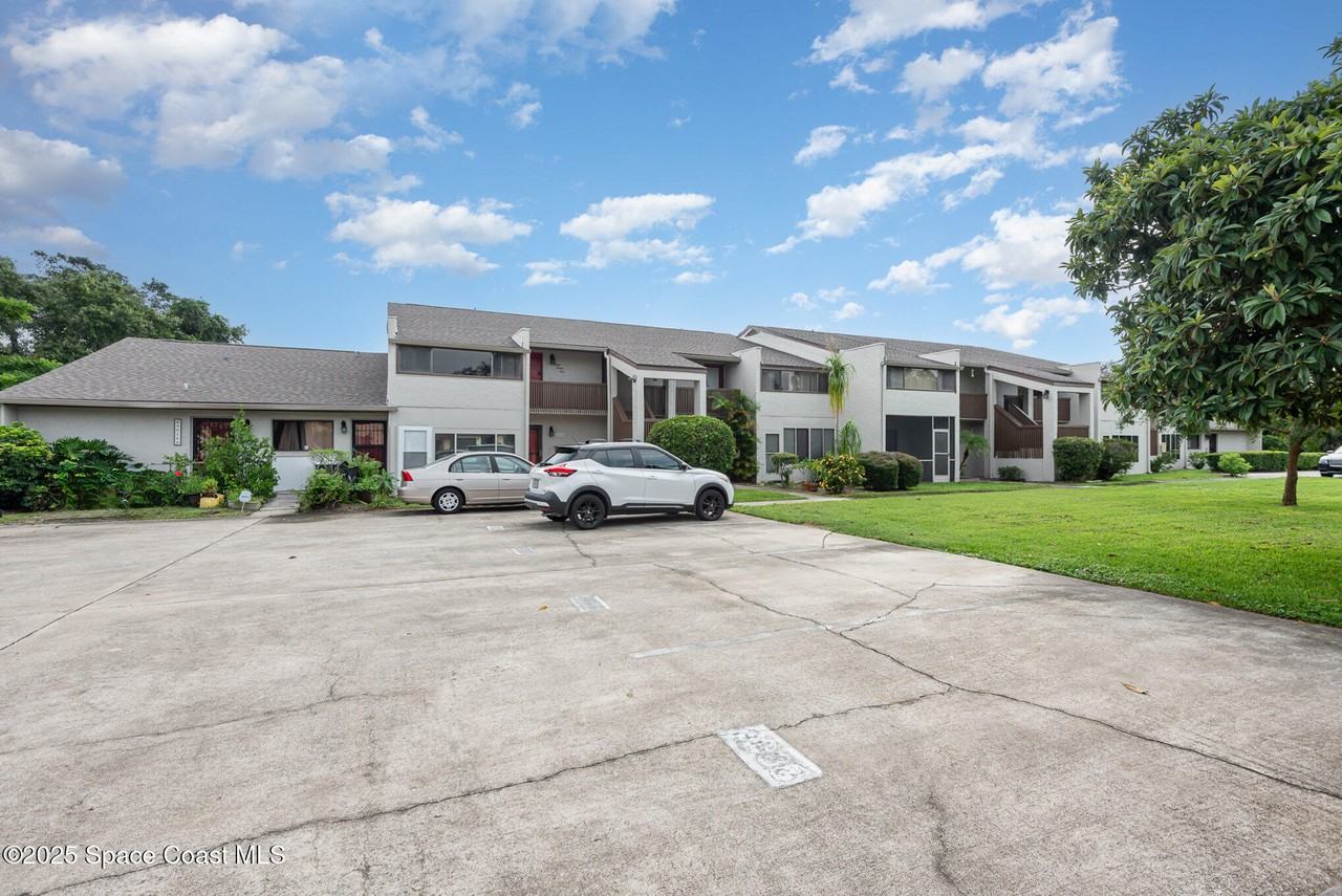 3020 Finsterwald Dr #3020-6 - Photo 2 of 26