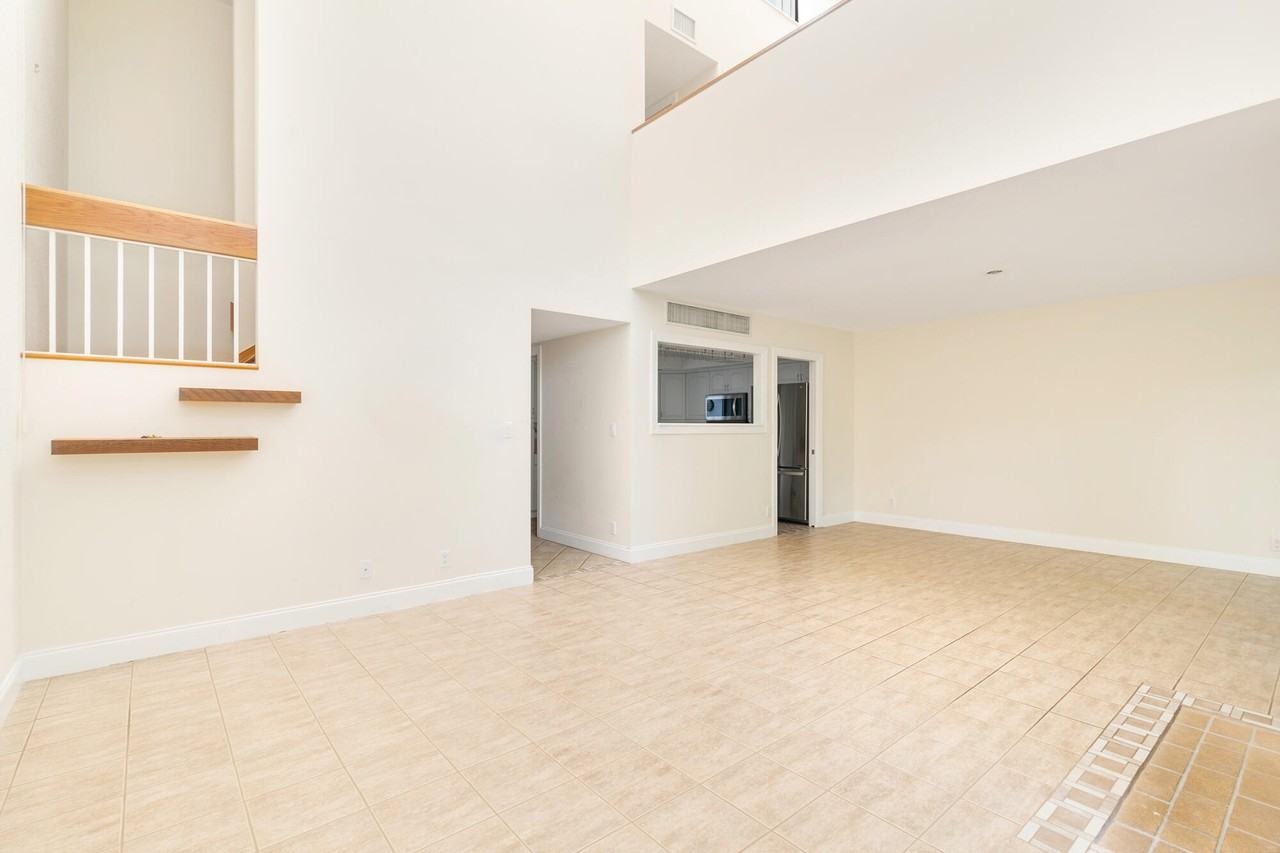 1900 Presidential Way #19001F - Photo 7 of 26