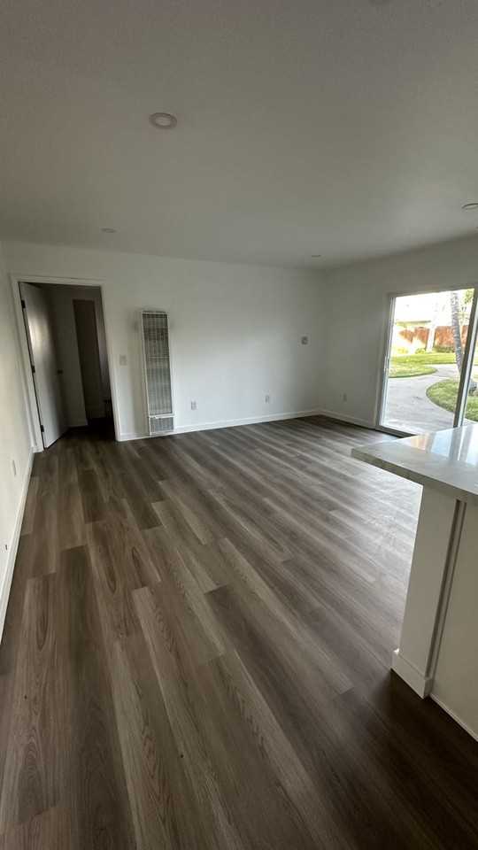 Oasis - Photo 3 of 11