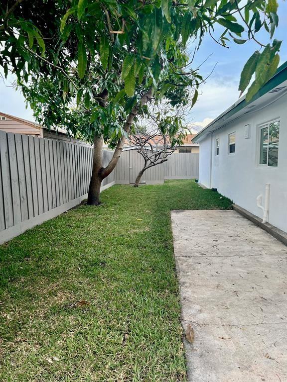 801 Ne 36th St #801 - Photo 7 of 20