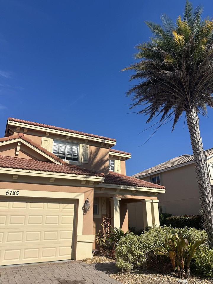 5785 Se Crooked Oak Ave #5785 - Photo 2 of 8