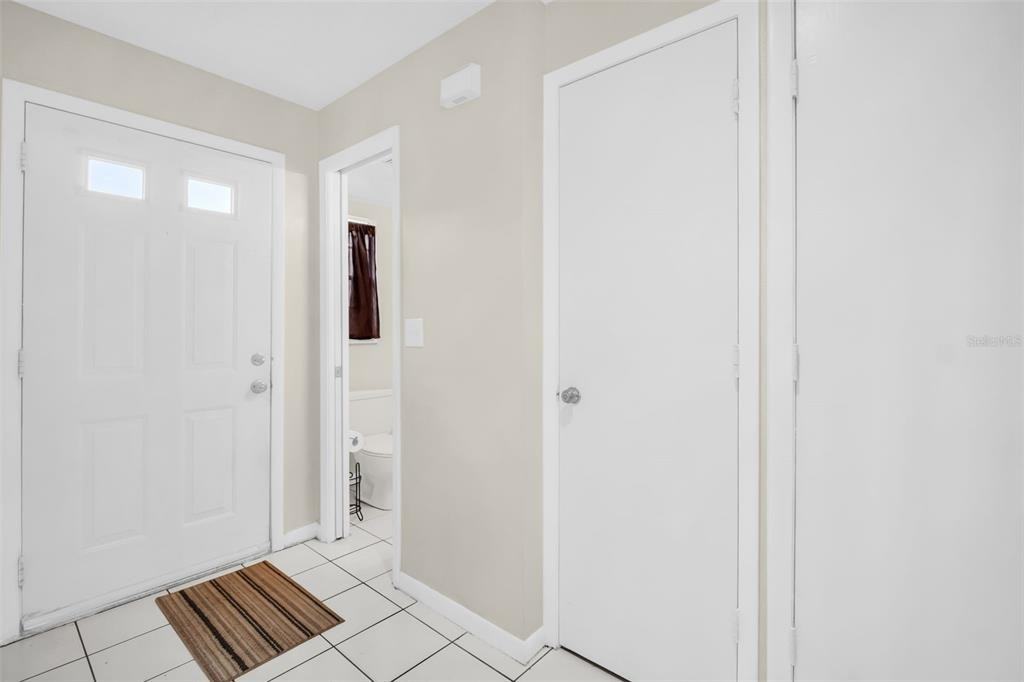 1526 Chateaux De Ville Ct #1526 - Photo 5 of 29